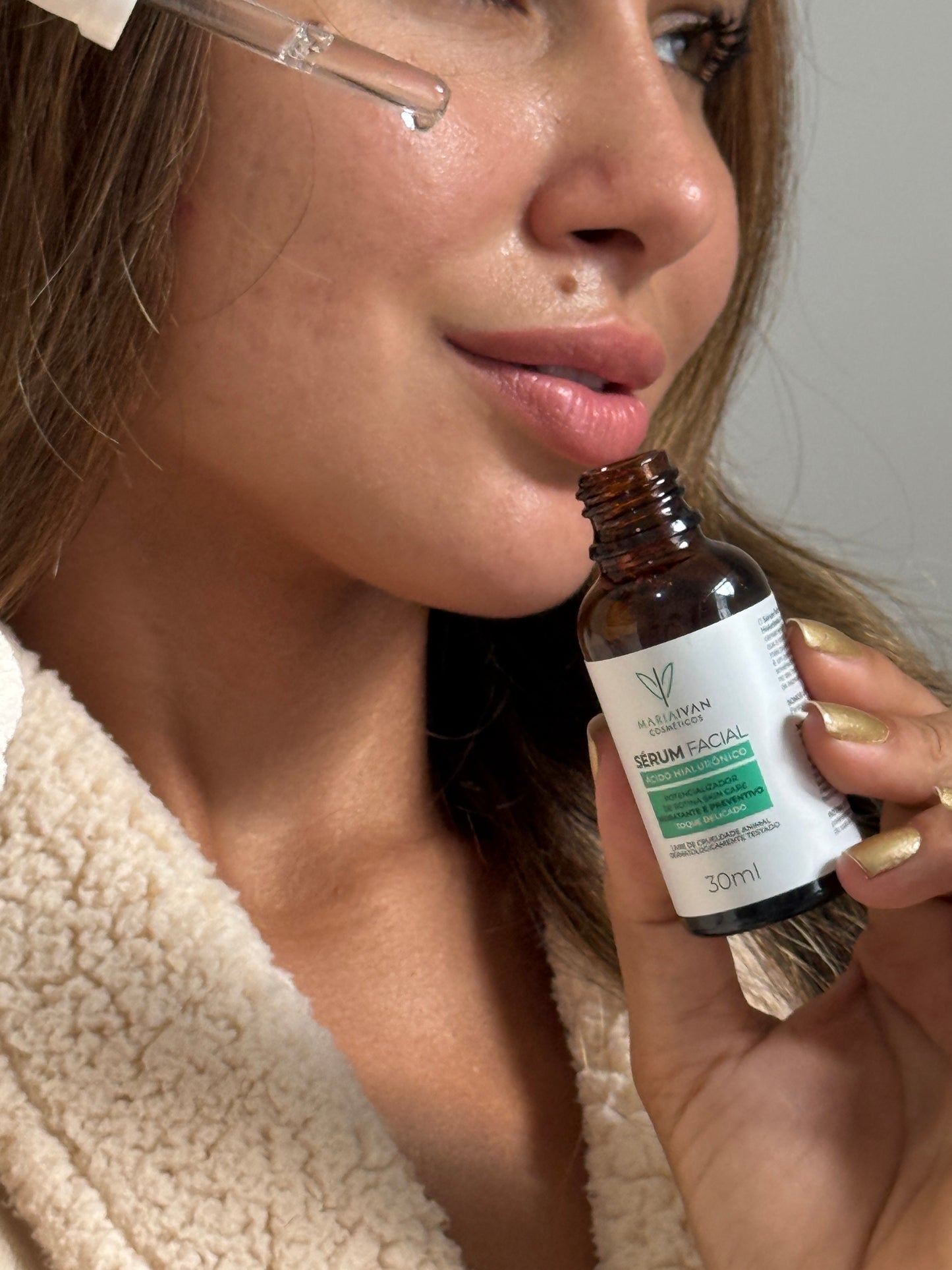 SÉRUM FACIAL COM ÁCIDO HIALURÔNICO 30ml